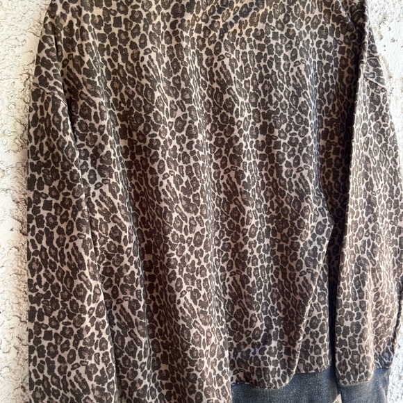 Splendid leopard print crew neck long sleeve top , Size Large ( b3) - Picture 5 of 9